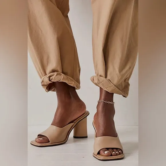 🆕 FREE PEOPLE Mandi Mule Heel / Dune