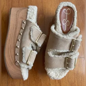 🆕 Jessica Simpson Cyriss Faux Shearling Upper Platform Sandals Size 8