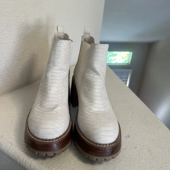 - MIA Alejandro Ivory‎ Snake CHUNKY Platform Chelsea Boots CHUNKY BOOTIES 10