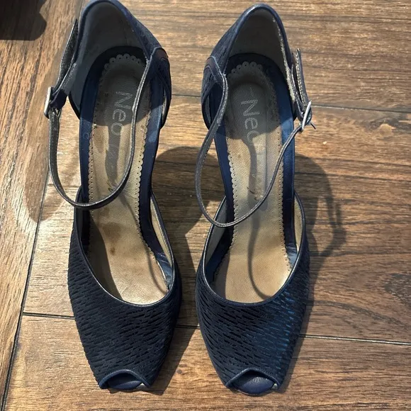 - Neo Tango Shoes blue peep toe size 8