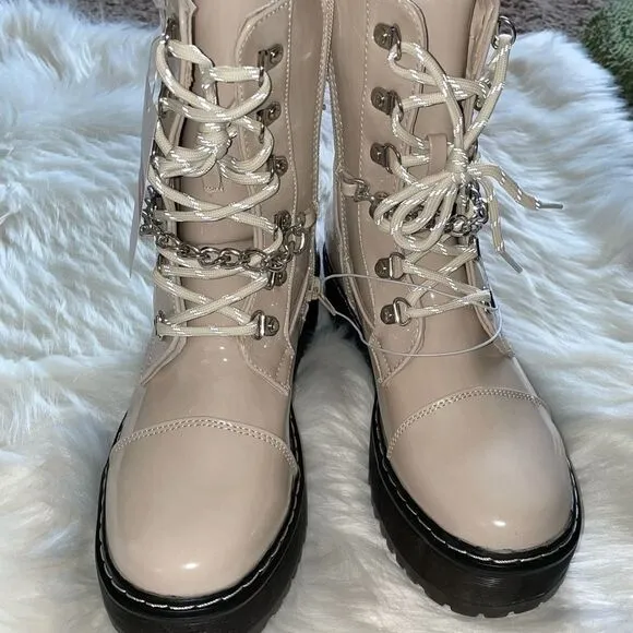 🆕 UNIONBAY Kailee platform combat boots with chain. Cream color