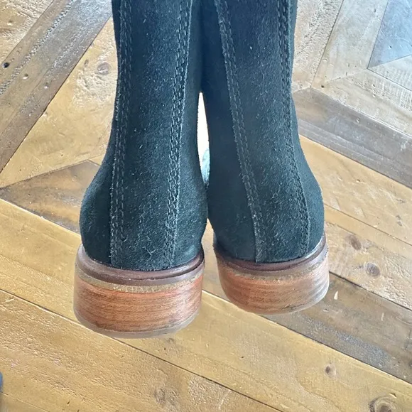 $140 CLARKS Desert Peak Black Suede Chelsea Boots Leather Ankle Booties SIZE W9