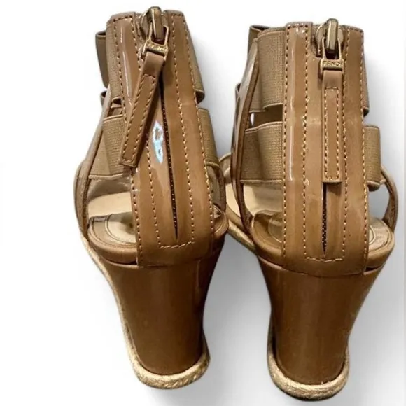 2015 Fendi Patent Leather T-Strap Wedge resort Sandals  Size: 8.5 | IT 38.5 Nude