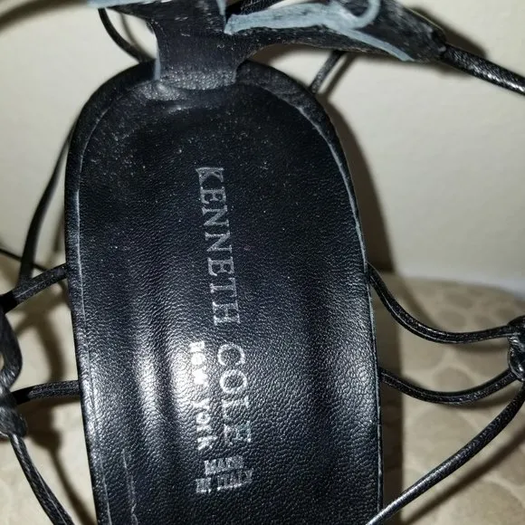 #4025 NIB Kenneth Cole Black Leather Gladiator 7.5