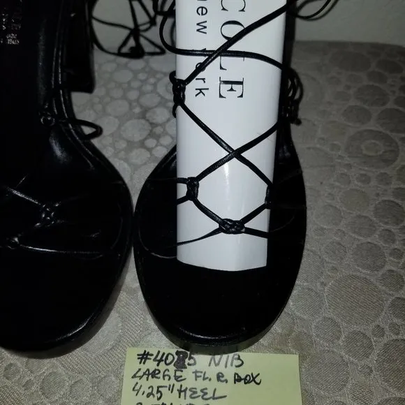 #4025 NIB Kenneth Cole Black Leather Gladiator 7.5