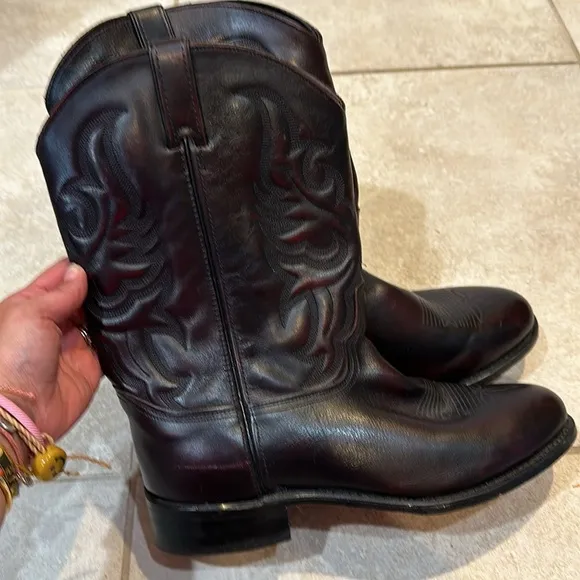 Abilene Black Cherry Round Toe Pull On Cowboy Boots 10.5 USA Made