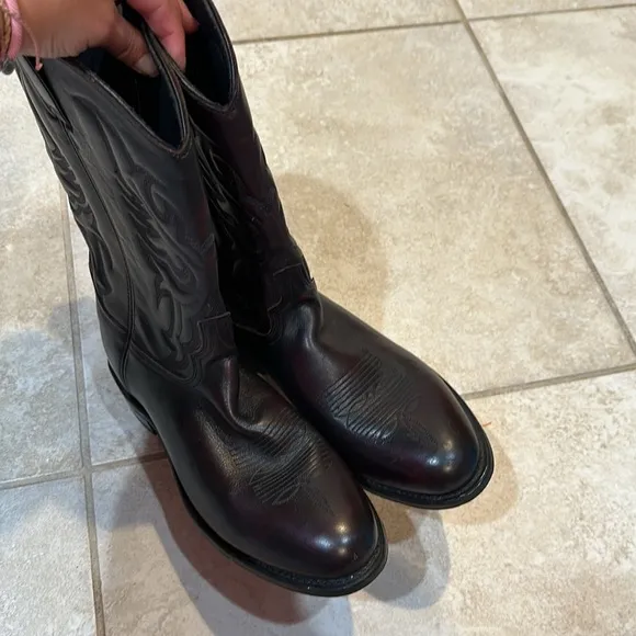 Abilene Black Cherry Round Toe Pull On Cowboy Boots 10.5 USA Made