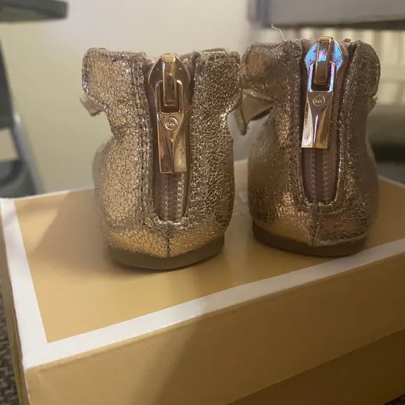 ✨Adorable Michael Kors baby girl shoes💝