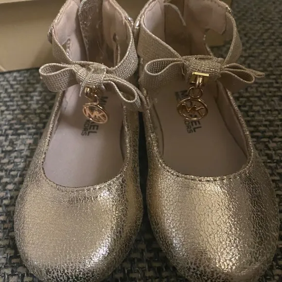 ✨Adorable Michael Kors baby girl shoes💝