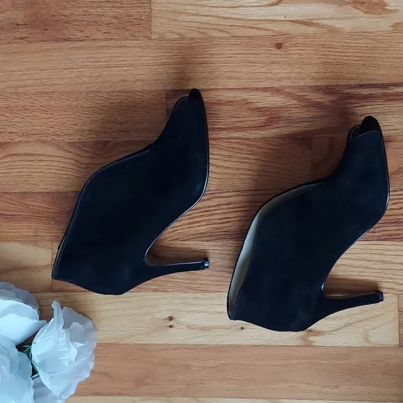 Adrienne Vittadini Grandeur Peep Toe Black Suede Slip-On Booties Size 7 NWOT