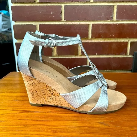 Aerosoles Silver Peep Toe Wedge Sandals, sz 8.5, Brand New