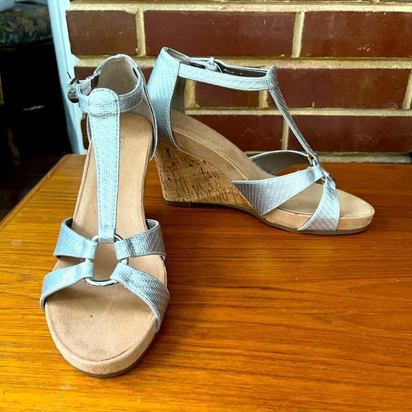 Aerosoles Silver Peep Toe Wedge Sandals, sz 8.5, Brand New