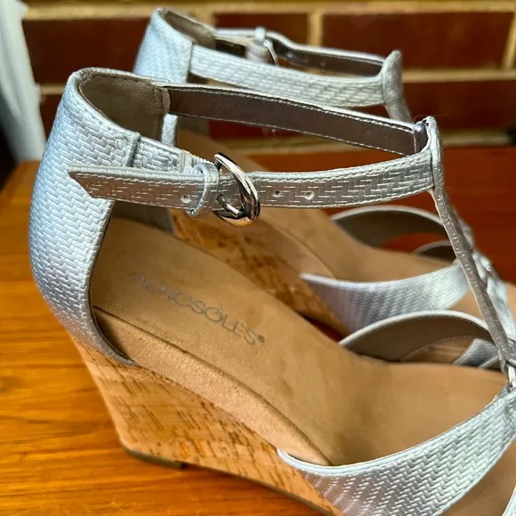 Aerosoles Silver Peep Toe Wedge Sandals, sz 8.5, Brand New