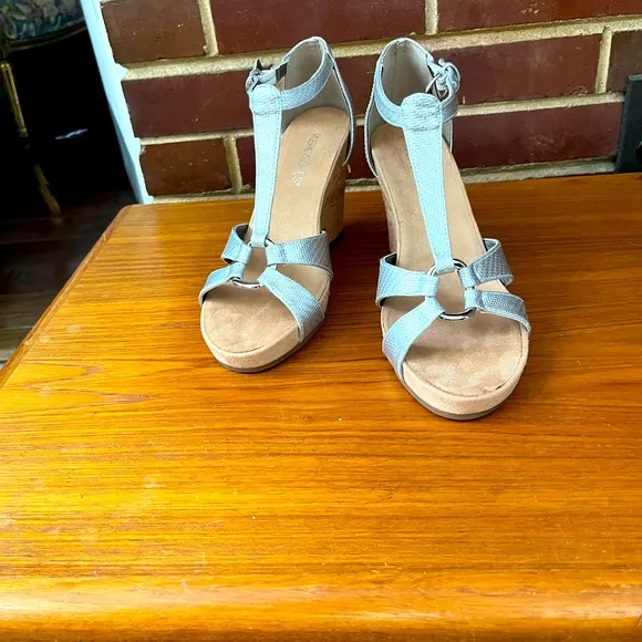 Aerosoles Silver Peep Toe Wedge Sandals, sz 8.5, Brand New