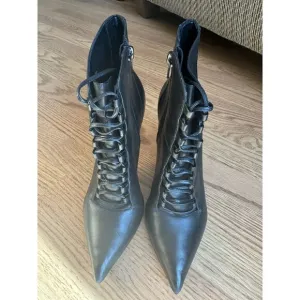 ALDO Jonasson Lace Up Ankle Booties Stiletto Heels Women’s Size 7 Made Brazil