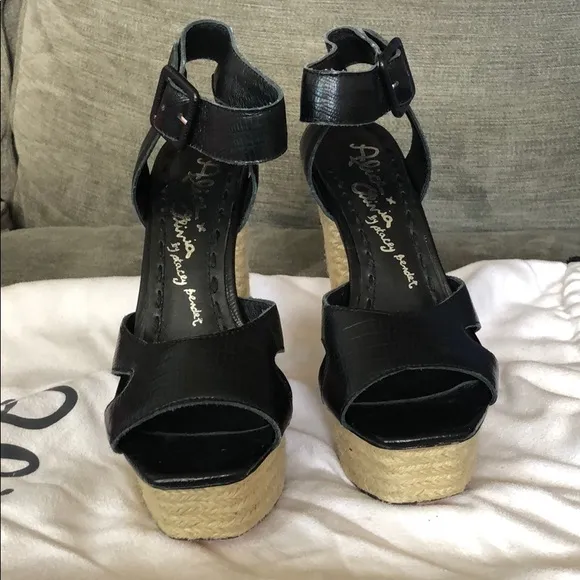 Alice &amp; Olivia