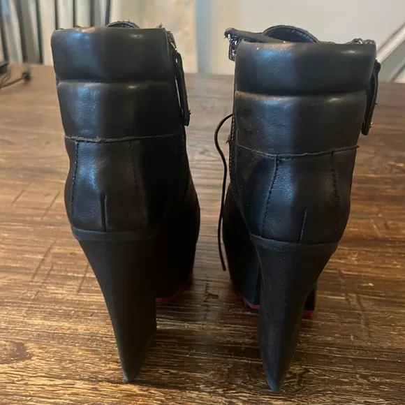 Alice and Olivia Nikki Black Boots/Booties Black Platform Ankle Black Size 7