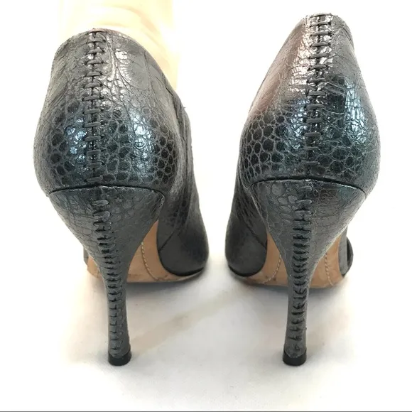 ALICE   OLIVIA &quot;TAMARA&quot; SILVER SNAKESKIN-EMBOSSED LEATHER HALF VAMP HEELS (37)
