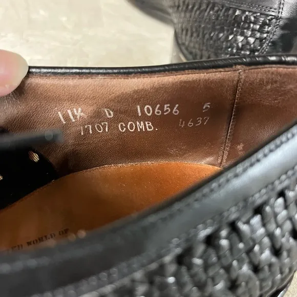 Allen Edmonds black woven dress shoes - size 11.5 D