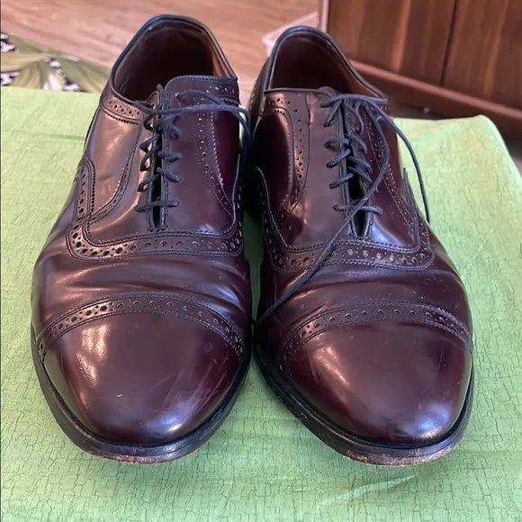 Allen Edmonds Sz13 Oxford Dress Shoes with Brogue Detailing in Oxblood