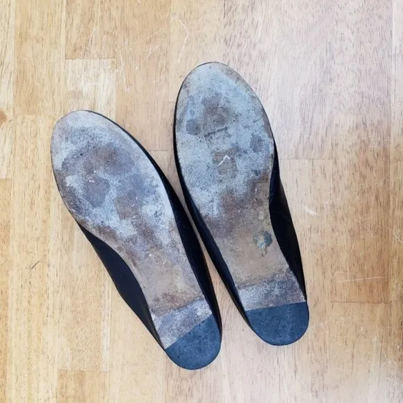 Alumnae Simple Almond Curved Mule Shoes