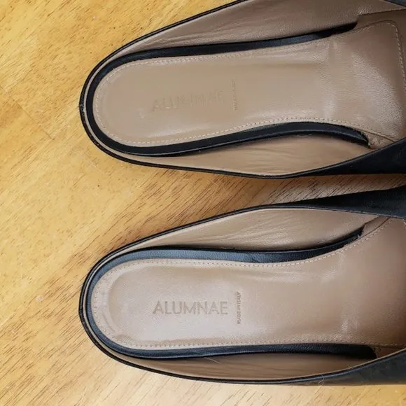 Alumnae Simple Almond Curved Mule Shoes