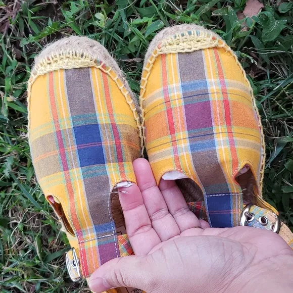 Andre Assous Espadrille Plaid Hand Made Sandals Size 8 Women's