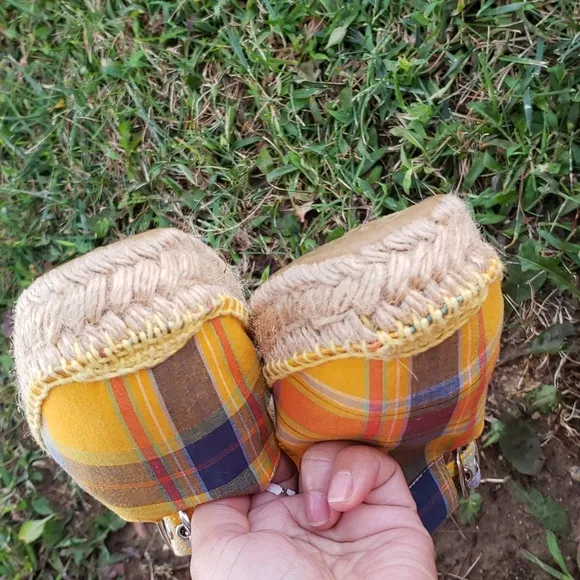 Andre Assous Espadrille Plaid Hand Made Sandals Size 8 Women's