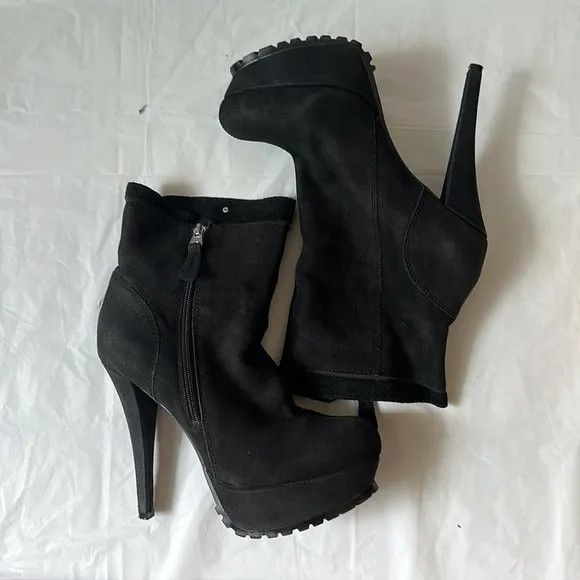 Anthropologie Kelsi Dagger Shaina Black Leather 5” Heel Boots Size 8.5