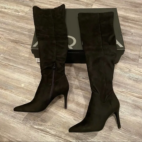 Aqua Women's Black Suede Lola Knee High Pointed Toe Side Zip High-Heel Boots NWT