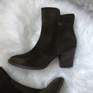 Aquatalia Boots Suede Bootie Women's Shoes Block Heel made in Italy