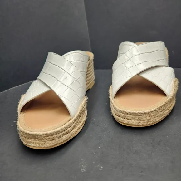 Aquatalia sandals women's 9 white leather Marina wedge espadrille croc embossed