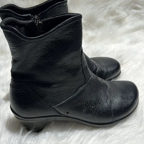 Aravon by New Balance ‘Maeve’ Ankle Boots Size 6.5B.  B78