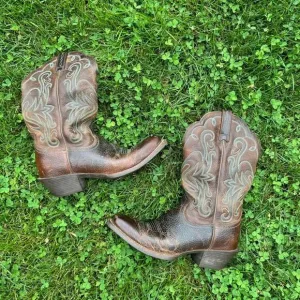 Ariat 15825 Leather Boots Women's Size 6.5‎ Brown Heel Cowboy Cowgirl Western