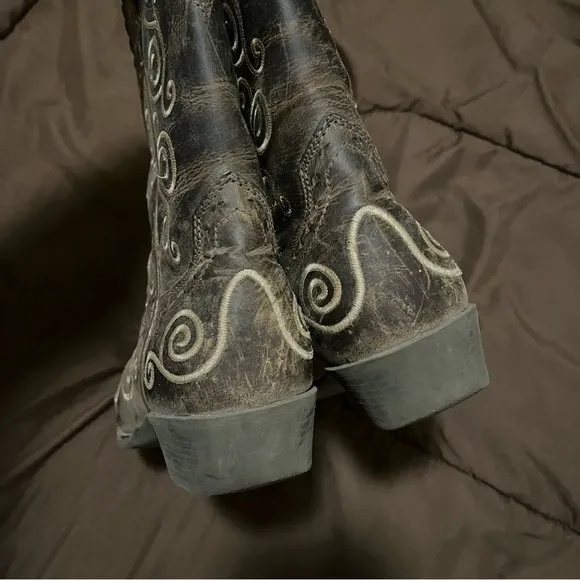 ARIAT youth Shelleen ditressed embroidered western boots