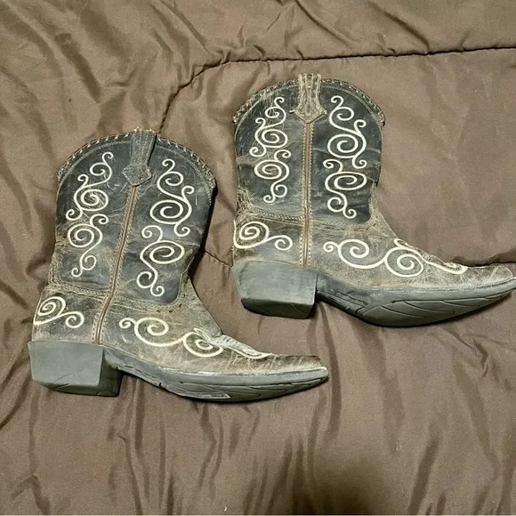 ARIAT youth Shelleen ditressed embroidered western boots