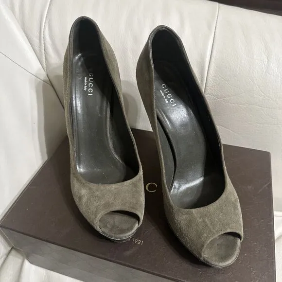 Authentic GUCCI Olive Green Suede Bamboo Stiletto Peep Toe Heel Shoe Size 39 EUC