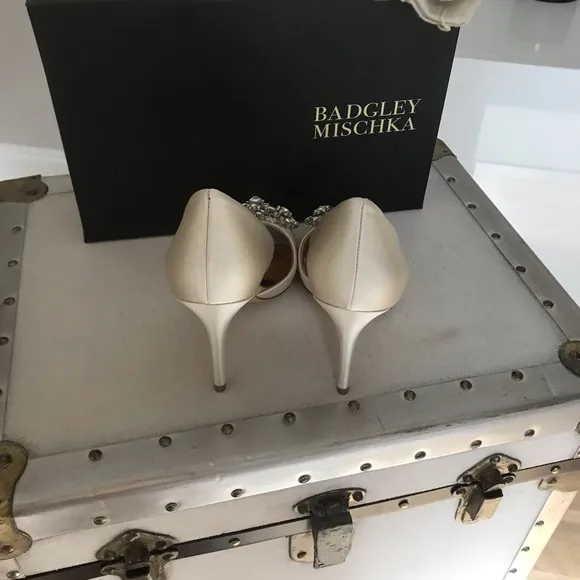 Badgley Mischka D’Orsay Shoes. Size 6W. New in Box