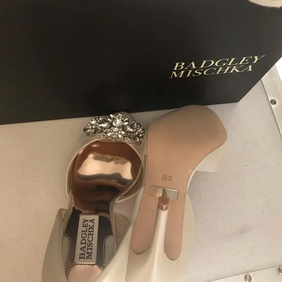 Badgley Mischka D’Orsay Shoes. Size 6W. New in Box