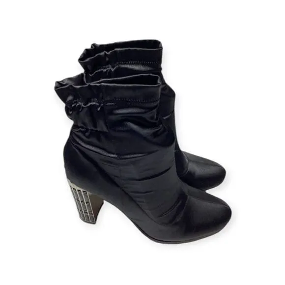 Badgley Mischka Kloe Black Satin Crystal Embellished Black Ankle boots Sizs 6.5
