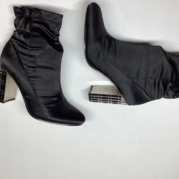 Badgley Mischka Kloe Black Satin Crystal Embellished Black Ankle boots Sizs 6.5