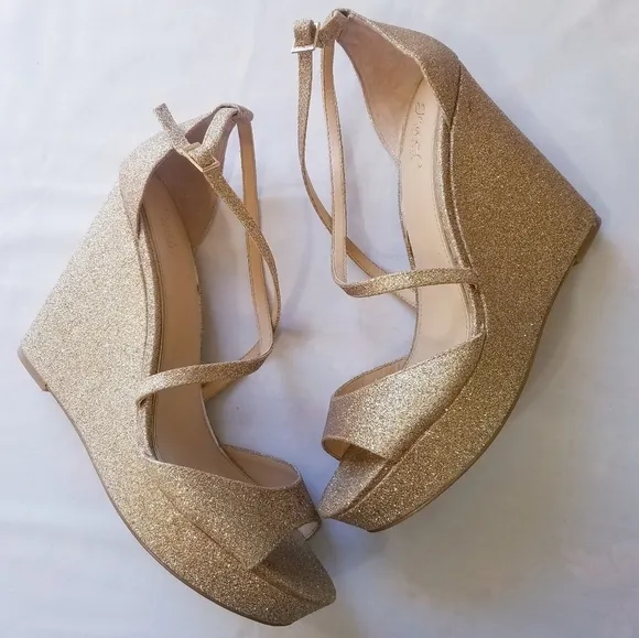 Badgley Mischka | Platform Gold Glitter Sandals