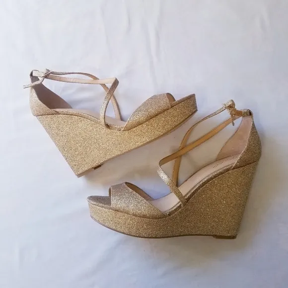 Badgley Mischka | Platform Gold Glitter Sandals