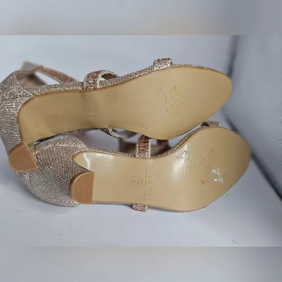 Badgley Mischka Rhinestone Pump Rose Gold Sandals SZ 2