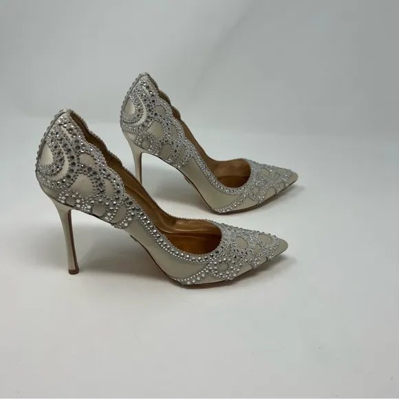 Badgley Mischka Rouge Embellished Closed Toe Pumps Heels Shoes Women 6 1/2 Prom