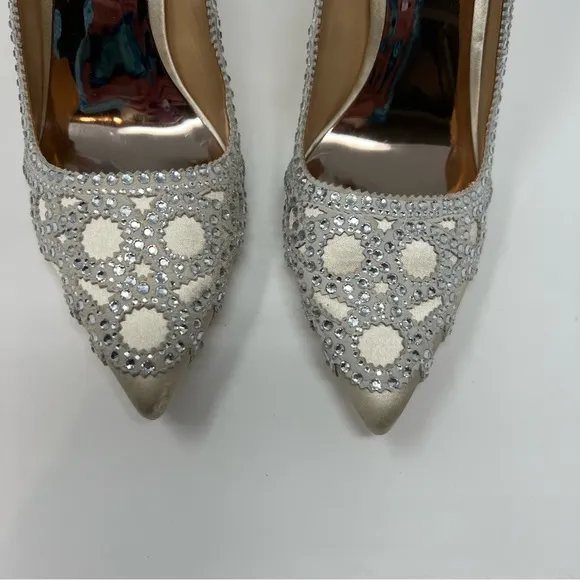 Badgley Mischka Rouge Embellished Closed Toe Pumps Heels Shoes Women 6 1/2 Prom