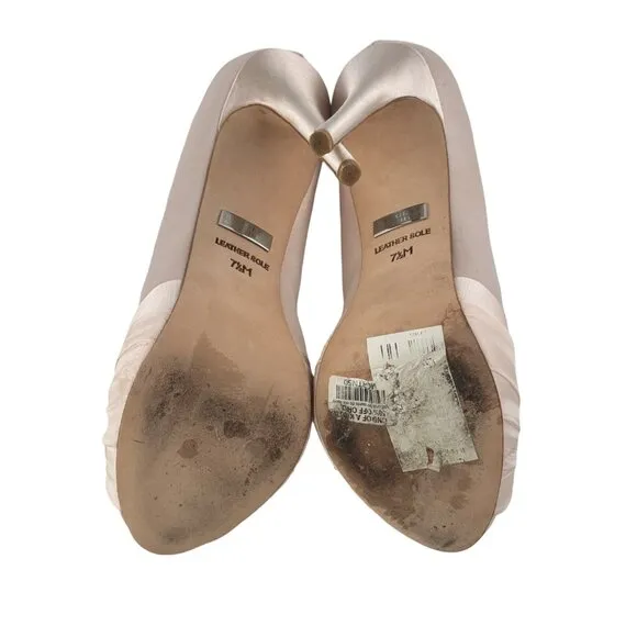 Badgley Mischka Women's Pettal Pnksat Pumps Peep Toe Satin Shoes Heels Size 7.5