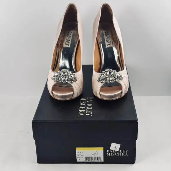 Badgley Mischka Women's Pettal Pnksat Pumps Peep Toe Satin Shoes Heels Size 7.5