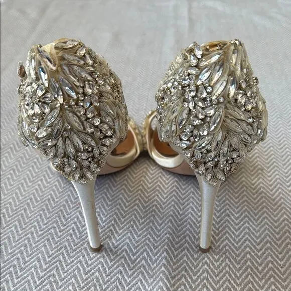 Badgley Mischka Tampa Gold Embellished Women's Heels Size 9