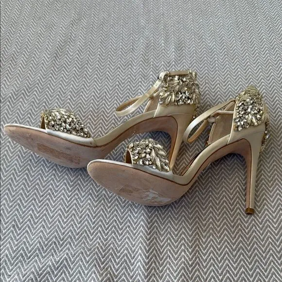 Badgley Mischka Tampa Gold Embellished Women's Heels Size 9